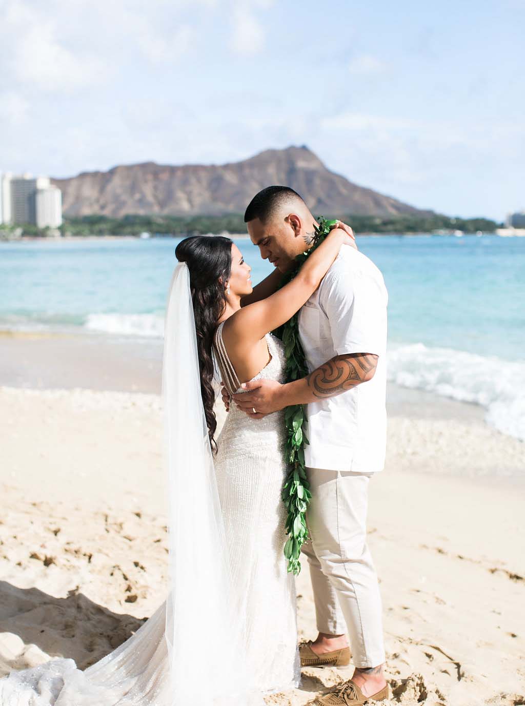 Taupe And Ivory Glamorous Hawaii Wedding Alice Ahn Photography