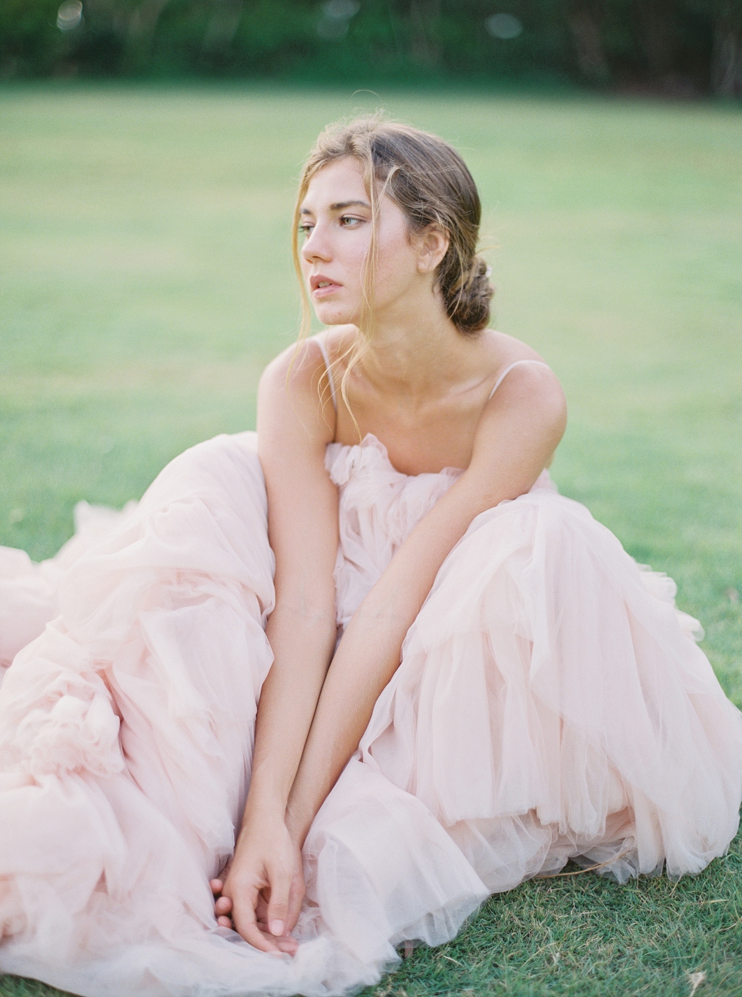 https://aliceahnphotography.com/wp-content/uploads/2019/08/The-Dreamiest-Ruffled-Wedding-Dress-That-Will-Leave-You-Blushing_1245.jpg